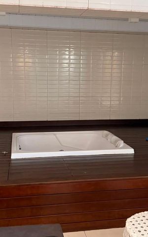 Apartamento para alugar com 65m², 1 quarto e 2 vagas Apartamento para alugar com 65m², 1 quarto e 2 vagasÁrea externa