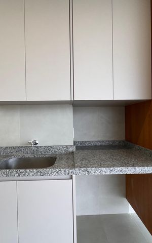 Apartamento para alugar com 95m², 2 quartos e 1 vaga Apartamento para alugar com 95m², 2 quartos e 1 vagaCozinha e Área de Serviço