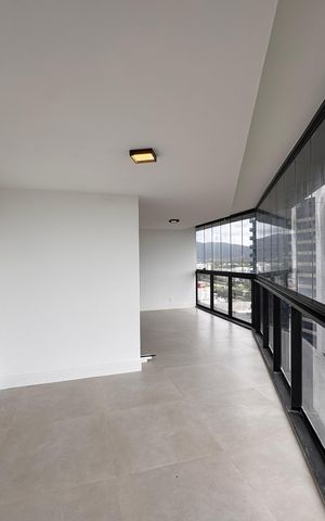 Apartamento para alugar com 95m², 2 quartos e 1 vaga Apartamento para alugar com 95m², 2 quartos e 1 vagaVaranda