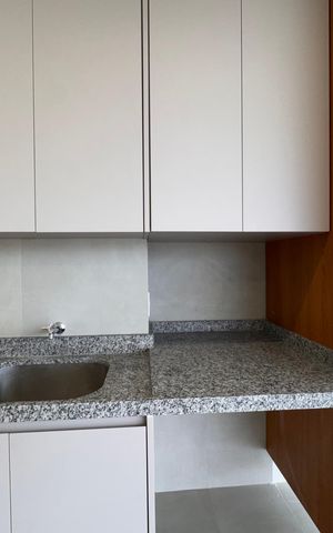 Apartamento para alugar com 95m², 2 quartos e 1 vaga Apartamento para alugar com 95m², 2 quartos e 1 vagaCozinha e Área de Serviço