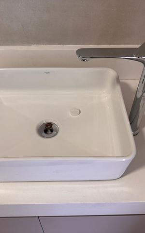 Apartamento para alugar com 95m², 2 quartos e 1 vaga Apartamento para alugar com 95m², 2 quartos e 1 vagaBanheiro social