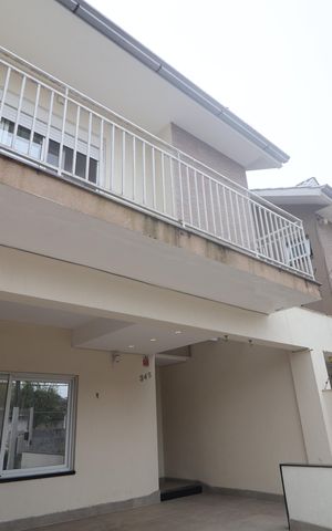 Casa à venda com 200m², 3 quartos e 2 vagasFachada