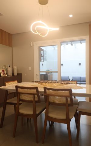 Casa à venda com 200m², 3 quartos e 2 vagasSala