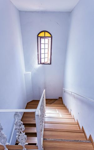 Casa para alugar com 50m², 2 quartos e 4 vagas Casa para alugar com 50m², 2 quartos e 4 vagasEscada