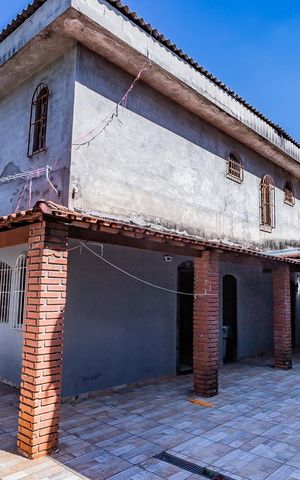 Casa para alugar com 50m², 2 quartos e 4 vagas Casa para alugar com 50m², 2 quartos e 4 vagasGaragem