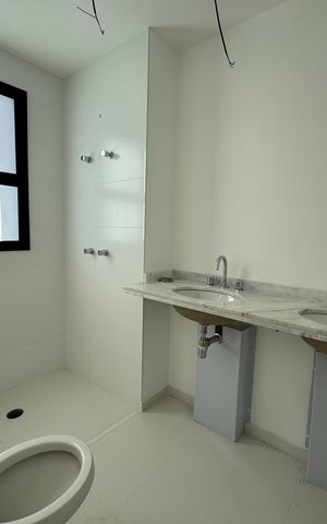 Apartamento à venda com 184m², 4 quartos e 4 vagas Apartamento à venda com 184m², 4 quartos e 4 vagasBanheiro da Suíte 2