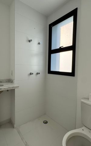 Apartamento à venda com 184m², 4 quartos e 4 vagas Apartamento à venda com 184m², 4 quartos e 4 vagasBanheiro da Suíte 1