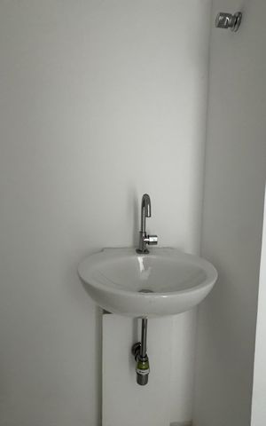 Apartamento à venda com 184m², 4 quartos e 4 vagas Apartamento à venda com 184m², 4 quartos e 4 vagasBanheiro 5 - área de serviço