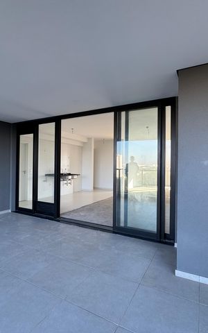 Apartamento à venda com 184m², 4 quartos e 4 vagas Apartamento à venda com 184m², 4 quartos e 4 vagasVaranda gourmet