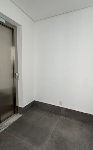 Apartamento à venda com 184m², 4 quartos e 4 vagas Apartamento à venda com 184m², 4 quartos e 4 vagasDetalhe