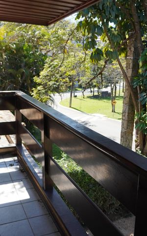 Casa de condomínio para alugar com 360m², 2 quartos e 4 vagasSacada