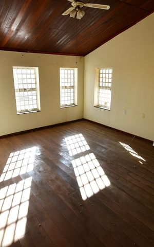 Casa à venda com 300m², 3 quartos e 3 vagasSala