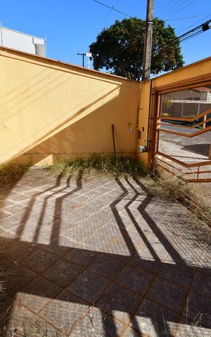 Casa à venda com 300m², 3 quartos e 3 vagasGaragem