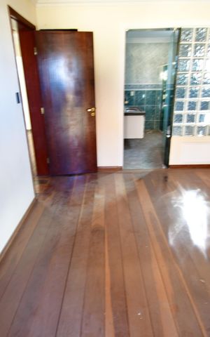 Casa à venda com 300m², 3 quartos e 3 vagasQuarto 3 - Suíte