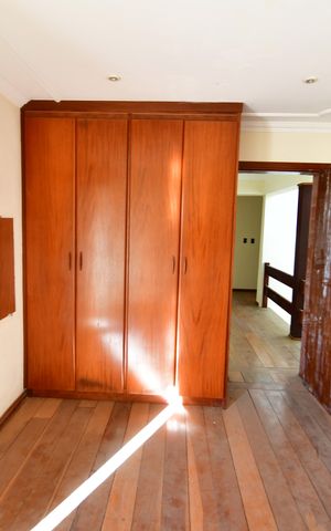 Casa à venda com 300m², 3 quartos e 3 vagasQuarto 1 - Suíte