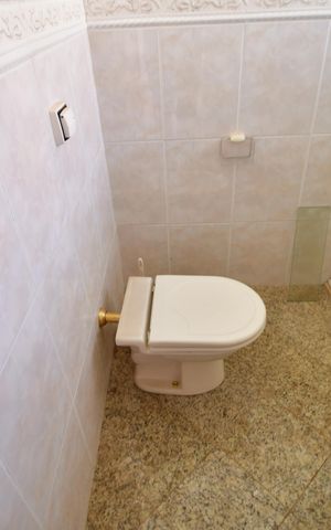 Casa à venda com 300m², 3 quartos e 3 vagasBanheiro Suíte