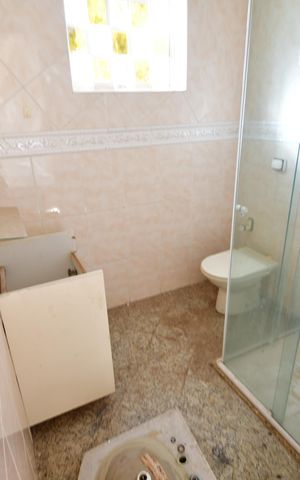 Casa à venda com 300m², 3 quartos e 3 vagasBanheiro Suíte
