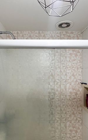 Apartamento à venda com 52m², 2 quartos e 1 vaga Apartamento à venda com 52m², 2 quartos e 1 vagaBanheiro Social
