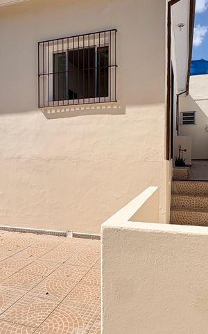 Casa para alugar com 100m², 2 quartos e 2 vagas Casa para alugar com 100m², 2 quartos e 2 vagasVaranda