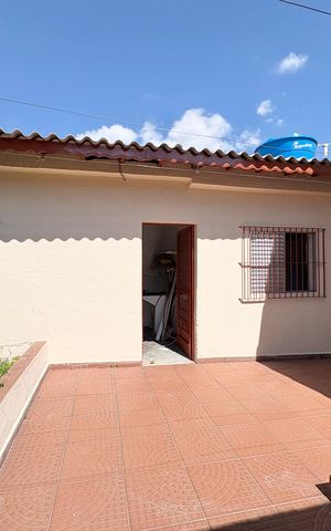 Casa para alugar com 100m², 2 quartos e 2 vagas Casa para alugar com 100m², 2 quartos e 2 vagasQuintal