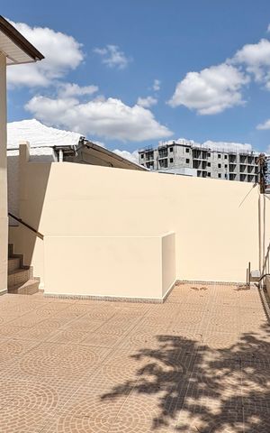 Casa para alugar com 100m², 2 quartos e 2 vagas Casa para alugar com 100m², 2 quartos e 2 vagasVaranda