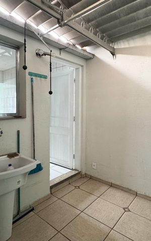 Casa de condomínio para alugar com 70m², 2 quartos e 2 vagas Casa de condomínio para alugar com 70m², 2 quartos e 2 vagasÁrea de Serviço e churrasqueira