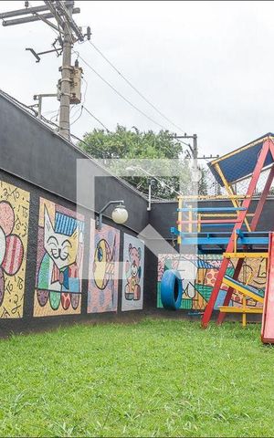 Casa de condomínio para alugar com 70m², 2 quartos e 2 vagas Casa de condomínio para alugar com 70m², 2 quartos e 2 vagasÁrea comum - Playground