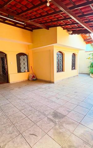 Casa para alugar com 280m², 4 quartos e 3 vagas Casa para alugar com 280m², 4 quartos e 3 vagasÁrea externa