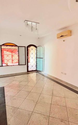 Casa para alugar com 280m², 4 quartos e 3 vagas Casa para alugar com 280m², 4 quartos e 3 vagasSala