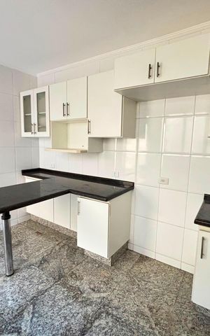 Casa para alugar com 280m², 4 quartos e 3 vagas Casa para alugar com 280m², 4 quartos e 3 vagasCozinha