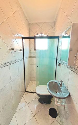 Casa para alugar com 280m², 4 quartos e 3 vagas Casa para alugar com 280m², 4 quartos e 3 vagasBanheiro