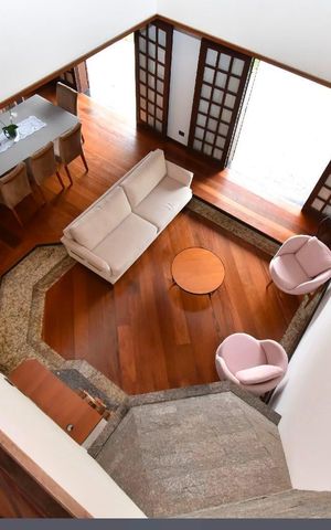 Casa à venda com 500m², 6 quartos e 9 vagas Casa à venda com 500m², 6 quartos e 9 vagasSala