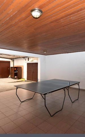 Casa à venda com 500m², 6 quartos e 9 vagas Casa à venda com 500m², 6 quartos e 9 vagasSalão de Jogos