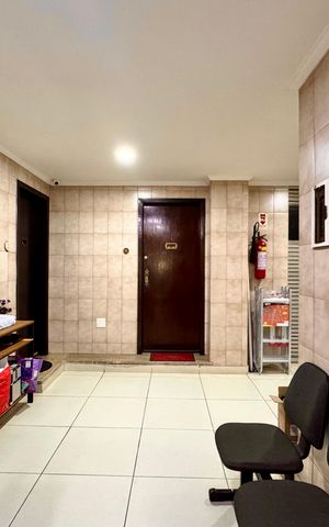 Studio à venda com 28m², 1 quarto e sem vaga Studio à venda com 28m², 1 quarto e sem vagaBanheiro social