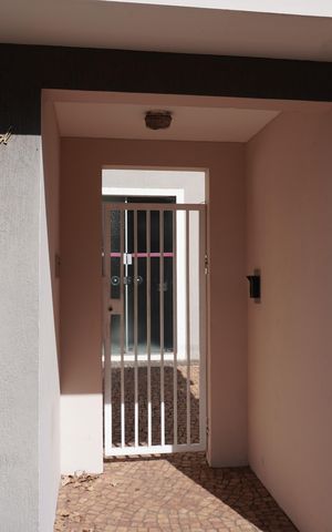 Apartamento para alugar com 68m², 2 quartos e 1 vagaFachada