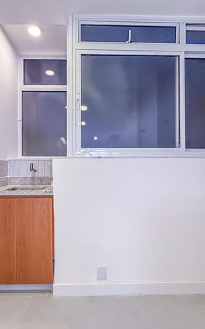 Apartamento à venda com 130m², 3 quartos e 1 vagaÁrea de serviço