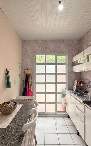 Casa à venda com 60m², 2 quartos e 2 vagasCozinha