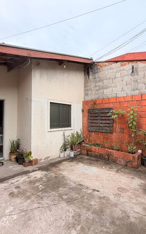 Casa à venda com 60m², 2 quartos e 2 vagasGaragem