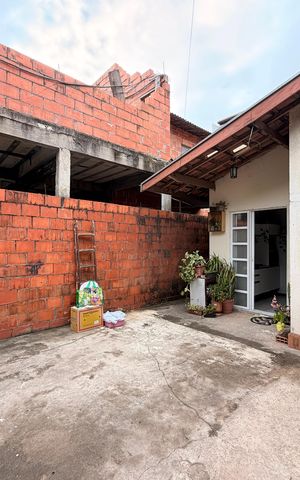 Casa à venda com 60m², 2 quartos e 2 vagasGaragem