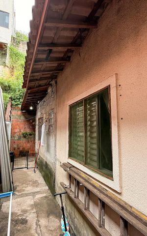 Casa à venda com 60m², 2 quartos e 2 vagasEdícula