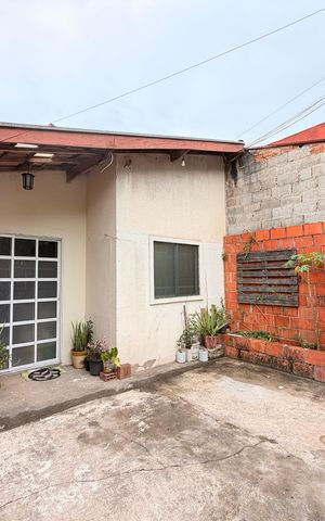 Casa à venda com 60m², 2 quartos e 2 vagasGaragem