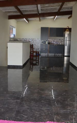 Casa à venda com 122m², 6 quartos e 2 vagasSala