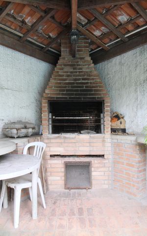 Casa à venda com 470m², 3 quartos e 4 vagasChurrasqueira