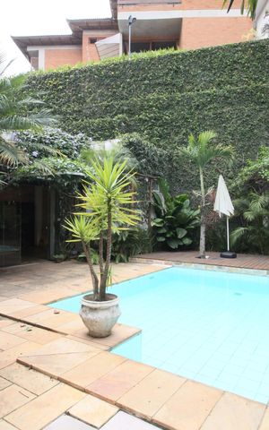 Casa à venda com 470m², 3 quartos e 4 vagasQuintal/Piscina 