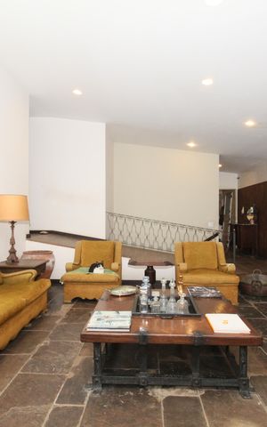 Casa à venda com 470m², 3 quartos e 4 vagassala