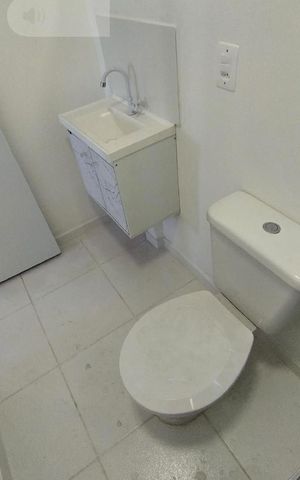 Apartamento à venda com 48m², 2 quartos e sem vaga Apartamento à venda com 48m², 2 quartos e sem vagaBanheiro