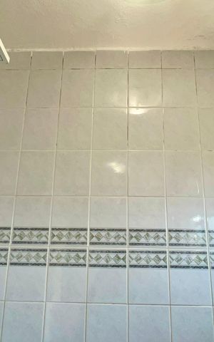 Casa à venda com 255m², 3 quartos e 2 vagas Casa à venda com 255m², 3 quartos e 2 vagasBanheiro da Suíte