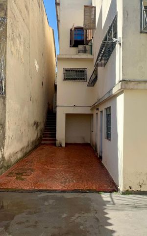 Casa à venda com 255m², 3 quartos e 2 vagas Casa à venda com 255m², 3 quartos e 2 vagasQuintal