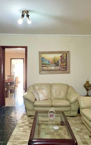 Casa à venda com 255m², 3 quartos e 2 vagas Casa à venda com 255m², 3 quartos e 2 vagasSala