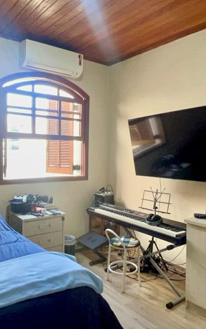 Casa à venda com 255m², 3 quartos e 2 vagas Casa à venda com 255m², 3 quartos e 2 vagasQuarto 1